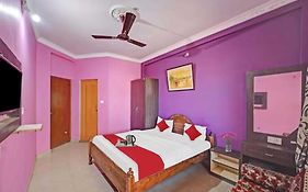 Goroomgo Varanasi Paradise Varanasi - Parking & Restaurant Available - Perfect Location And Comfortable Room